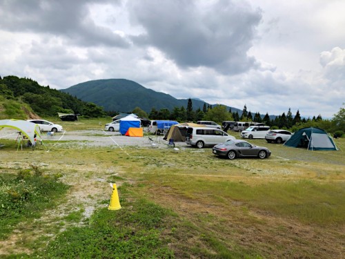 到着直後のガラガラ駐車場