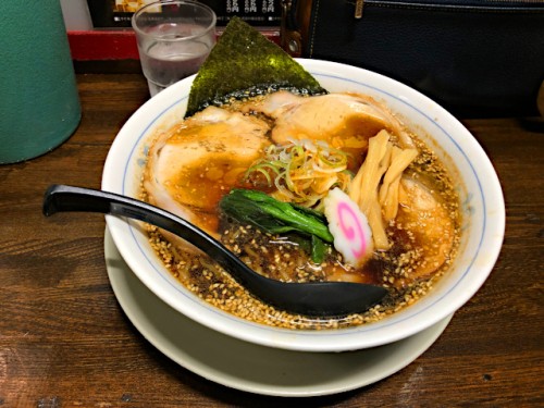 ホテル近傍で食べた名物ブラックラーメン！うま～♡