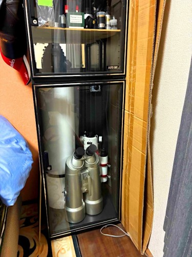 写真-5：長さが短いので防湿庫保管可能です。